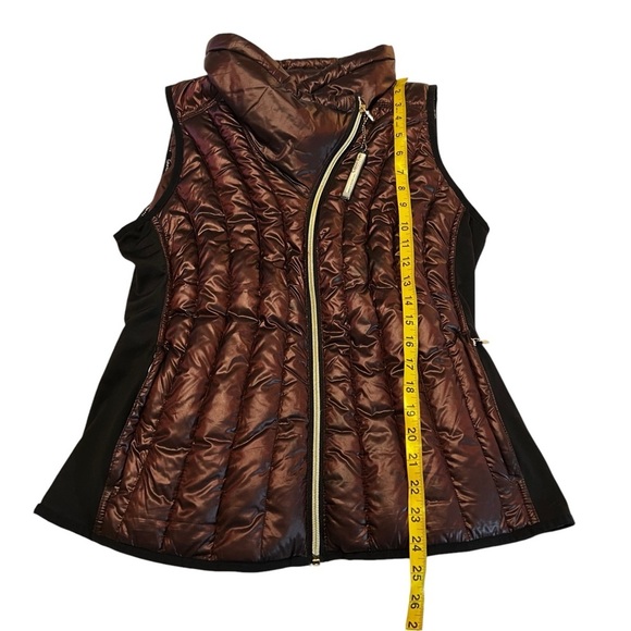 Calvin Klein Performance Mock Neck Down Lightweight Vest in Burgundy funnel neck - Picture 7 of 13